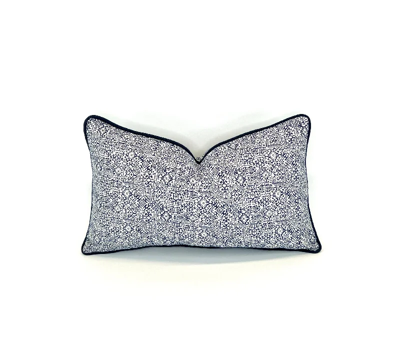 Decorative Pillow Cover in Southwestern Freeport Navy