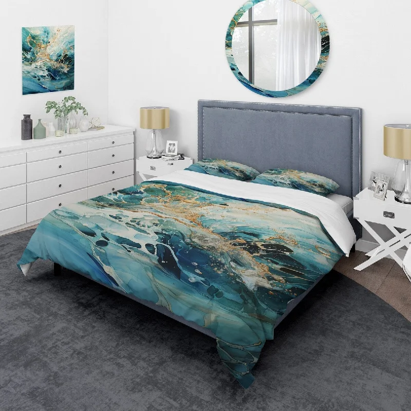 Designart "Aqua Dream rush flow 2" Abstract Collages Bedding Cover Set - Traditional Bed Set with Shams