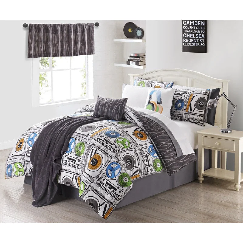 VCNY Turn It Up 11-piece Comforter Bed in a Bag